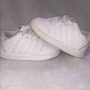 Size 5 unisex white shoes